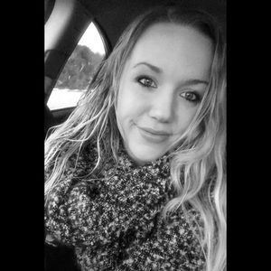 Meet your Posher, Whitney